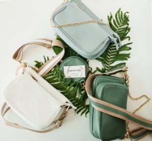 3 mini green wedding handbags for guests